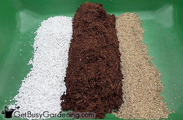 Houseplant potting soil ingredients