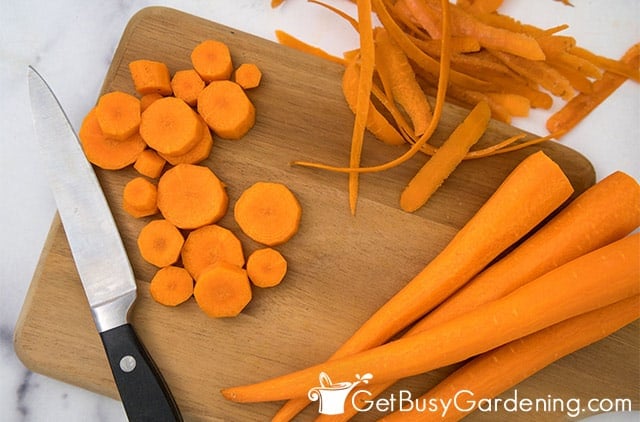 Preparing carrots for the freezer
