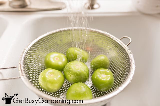 Rinsing tomatillos before freezing